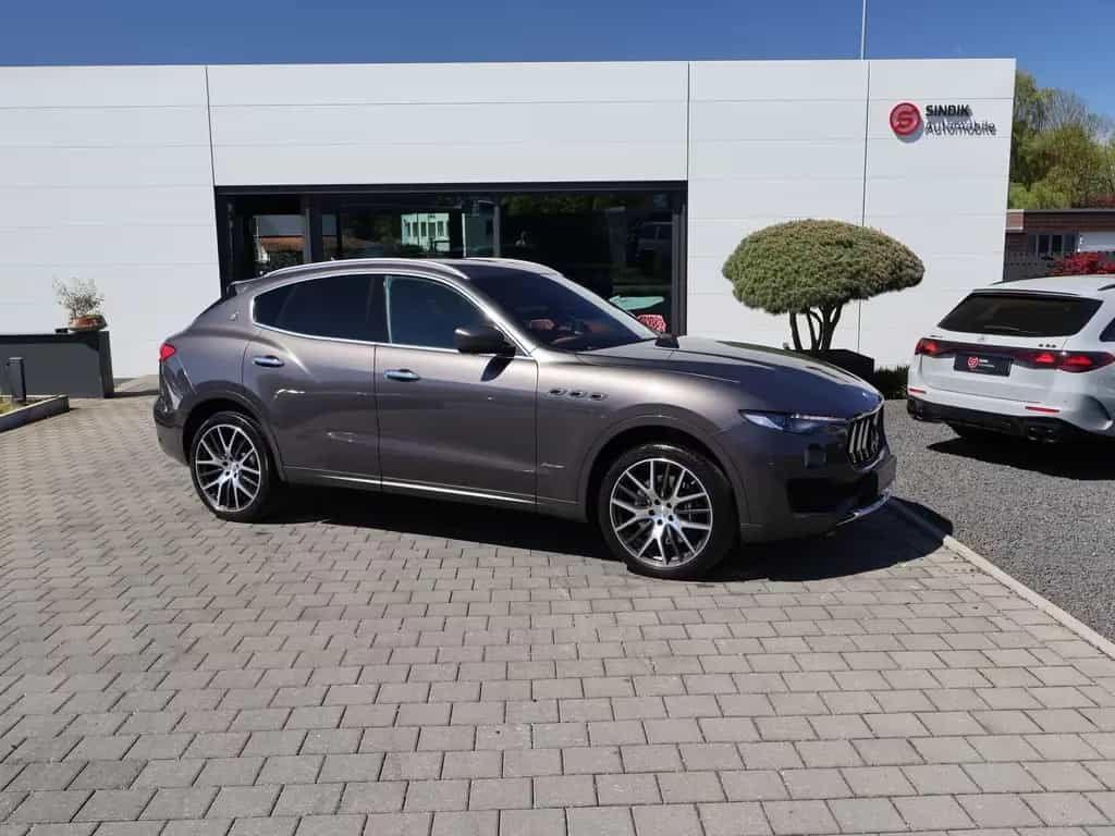 Maserati Levante S Q4 /// ZEGNA /// Edition-B&W-Pano-Kam. 02/2018-photo-2