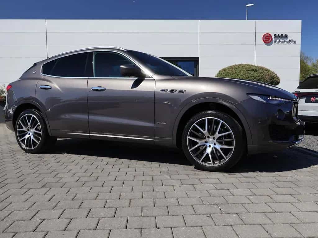 Maserati Levante S Q4 /// ZEGNA /// Edition-B&W-Pano-Kam. 02/2018-photo-29