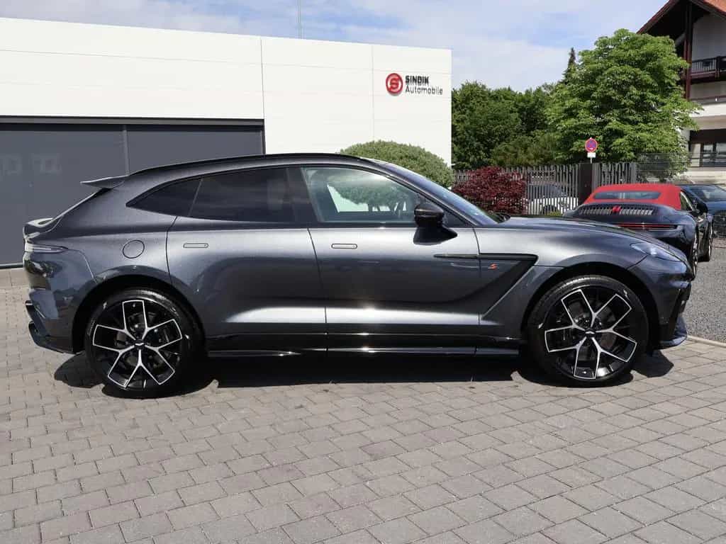 Aston Martin DBX S by -Q- Pano-Mesh Grill-ACC-360°-Carbon 03/2026-photo-12