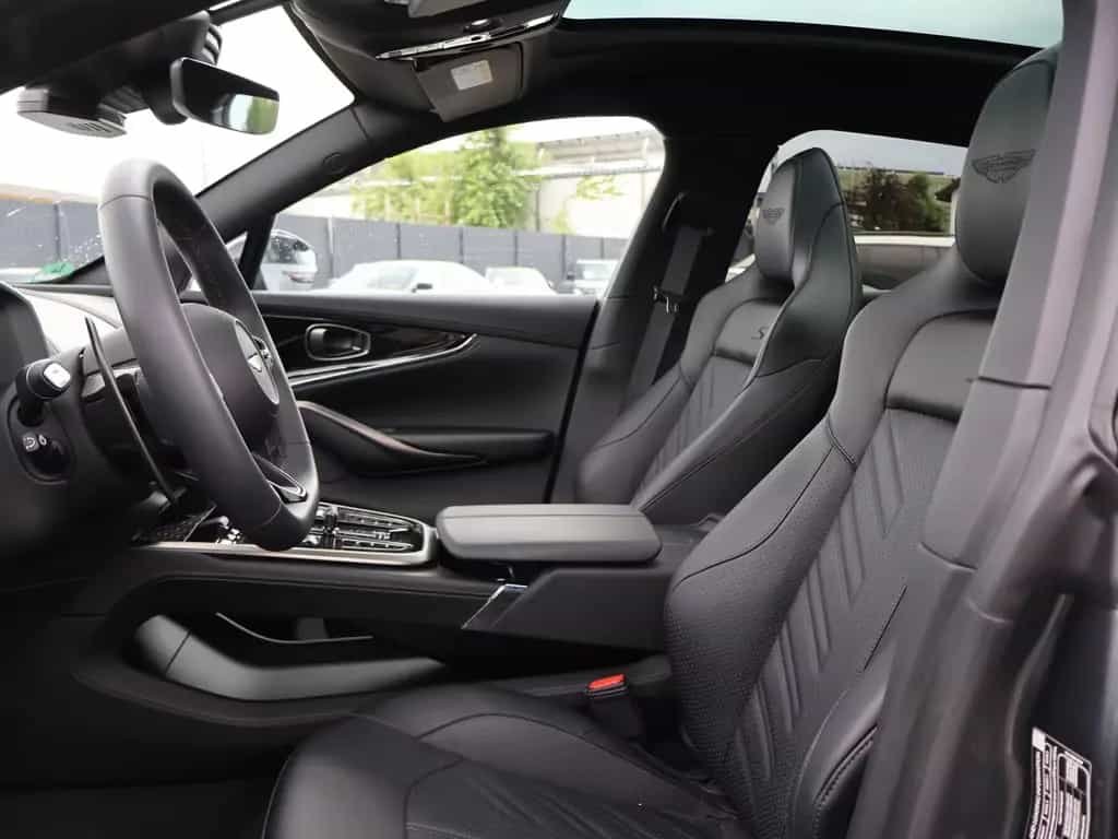 Aston Martin DBX S by -Q- Pano-Mesh Grill-ACC-360°-Carbon 03/2026-photo-20