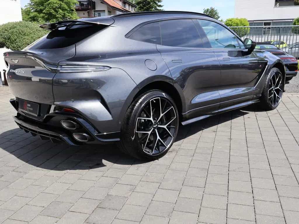 Aston Martin DBX S by -Q- Pano-Mesh Grill-ACC-360°-Carbon 03/2026-photo-30