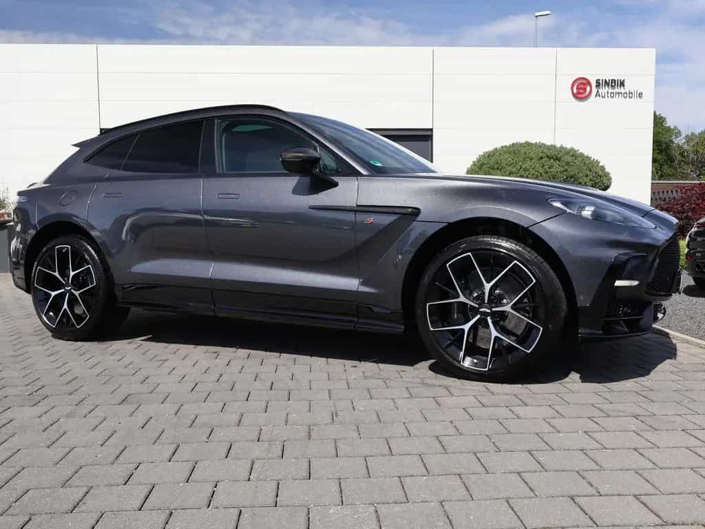 Aston Martin DBX S by -Q- Pano-Mesh Grill-ACC-360°-Carbon 03/2026-photo-31