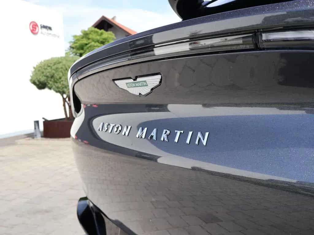 Aston Martin DBX S by -Q- Pano-Mesh Grill-ACC-360°-Carbon 03/2026-photo-32