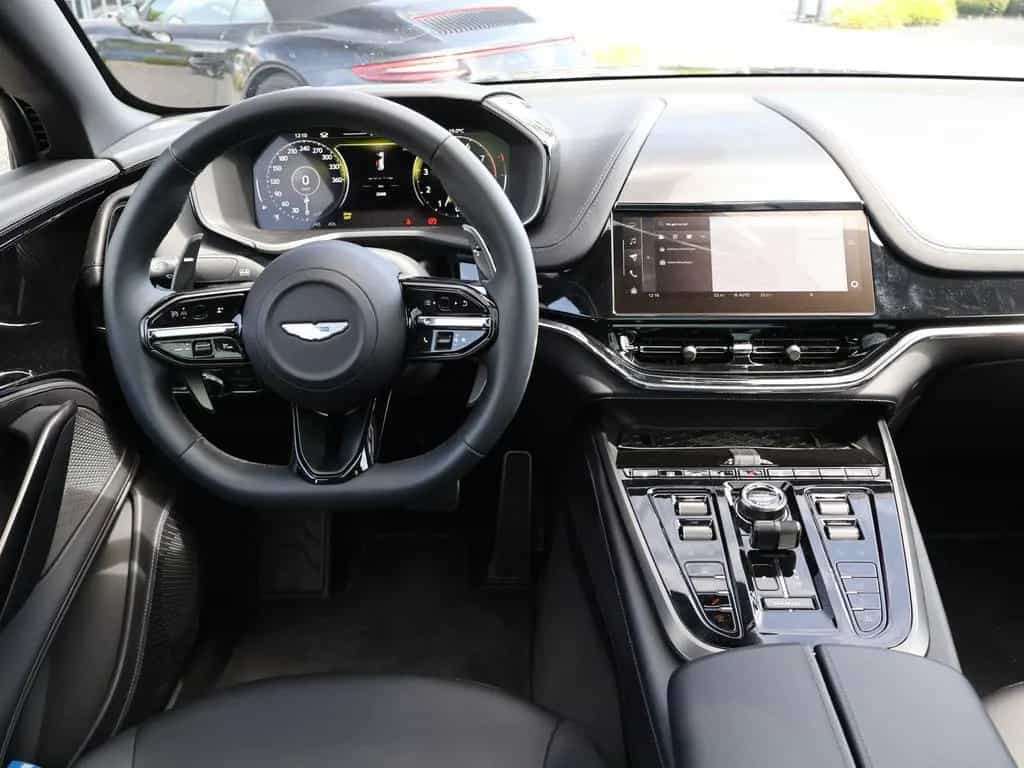 Aston Martin DBX S by -Q- Pano-Mesh Grill-ACC-360°-Carbon 03/2026-photo-36