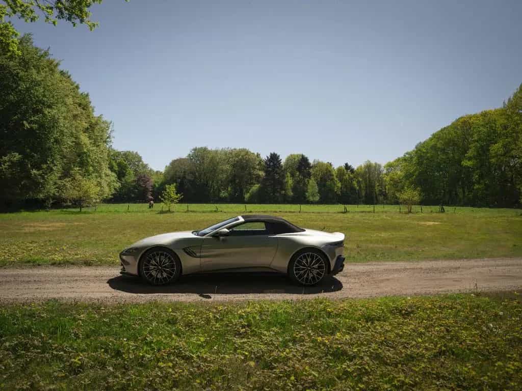 Aston Martin V8 Vantage Roadster 4.0 01/2022-photo-22