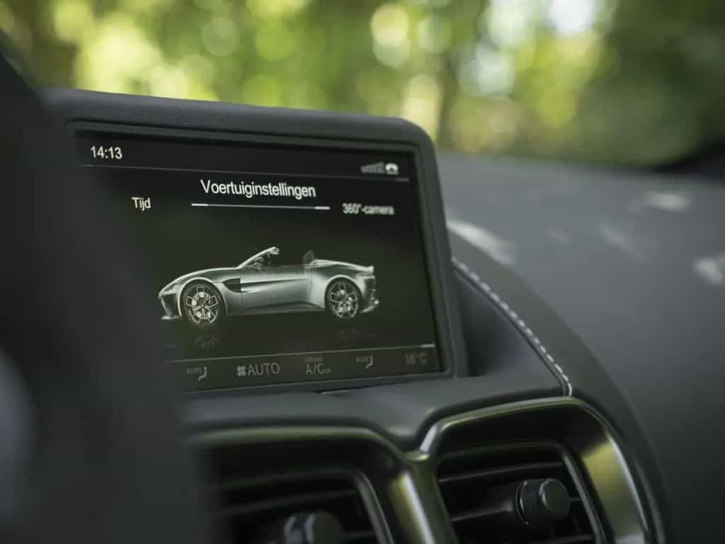 Aston Martin V8 Vantage Roadster 4.0 01/2022-photo-33