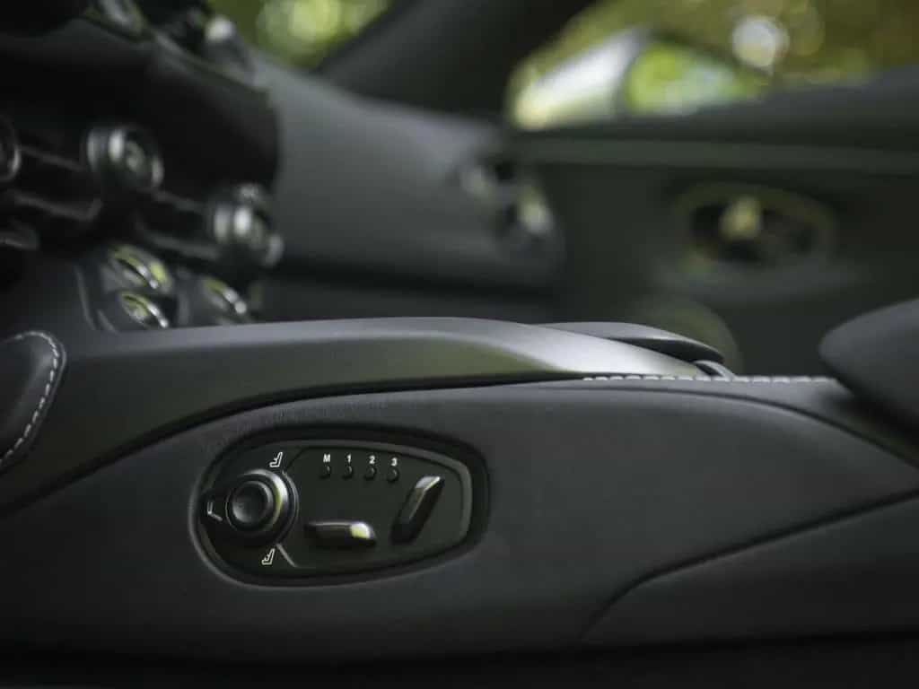 Aston Martin V8 Vantage Roadster 4.0 01/2022-photo-34