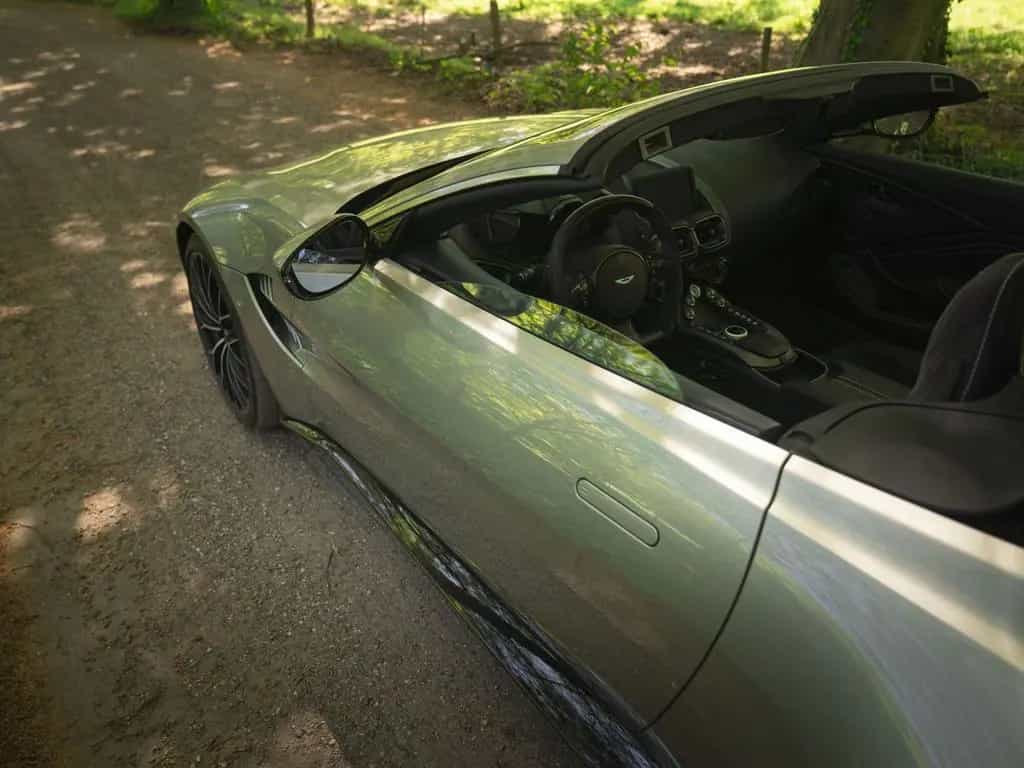 Aston Martin V8 Vantage Roadster 4.0 01/2022-photo-40