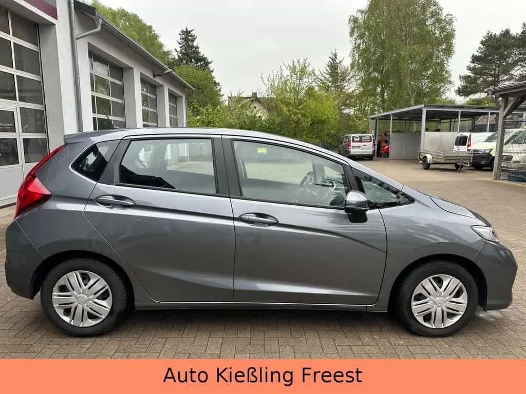Honda Jazz 1.3 Trend Automatik 1.Hand nur 37 Tkm !! 02/2019-photo-3
