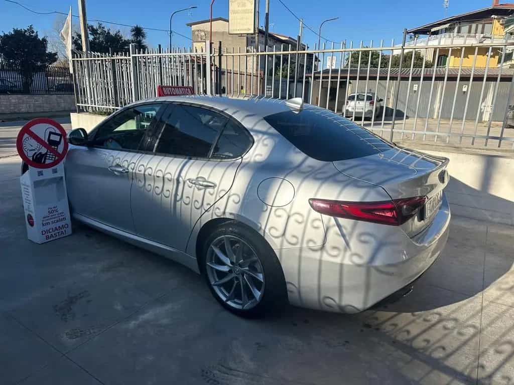 Alfa Romeo Giulia 2.2 Turbodiesel 150 CV Busines 10/2017-photo-4