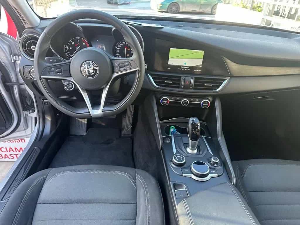 Alfa Romeo Giulia 2.2 Turbodiesel 150 CV Busines 10/2017-photo-9