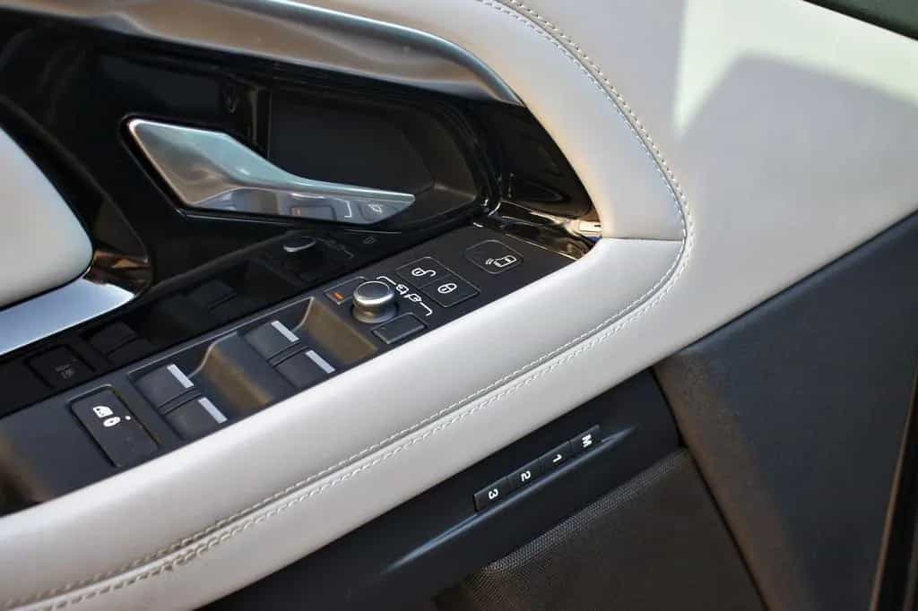 Land Rover Range Rover Rover Evoque R-Dynamic HSE VOLL/GARANTIE 12/2019-photo-19