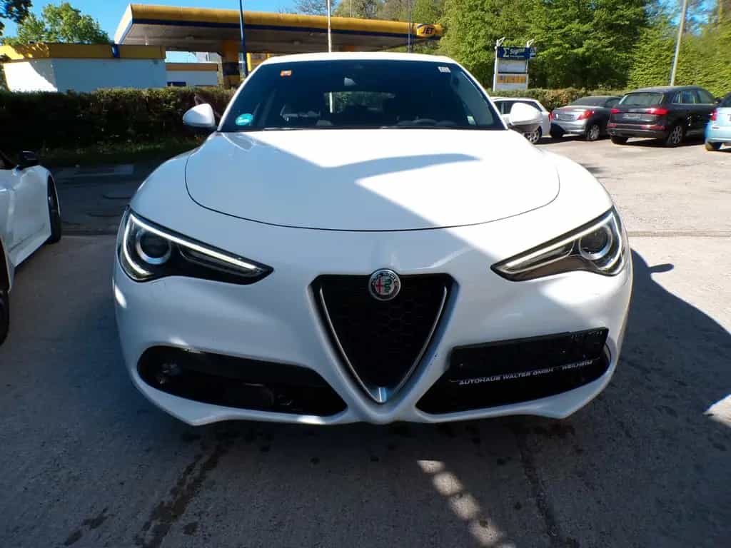 Alfa Romeo Stelvio Lusso Q4 07/2019-photo-1