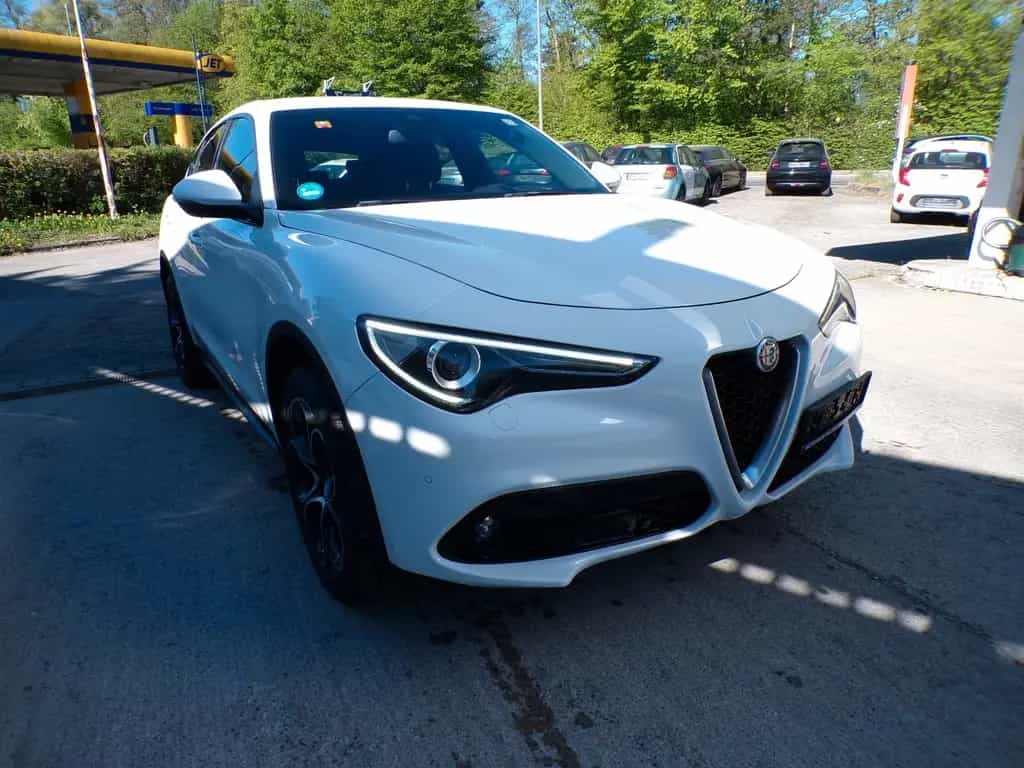 Alfa Romeo Stelvio Lusso Q4 07/2019-photo-2