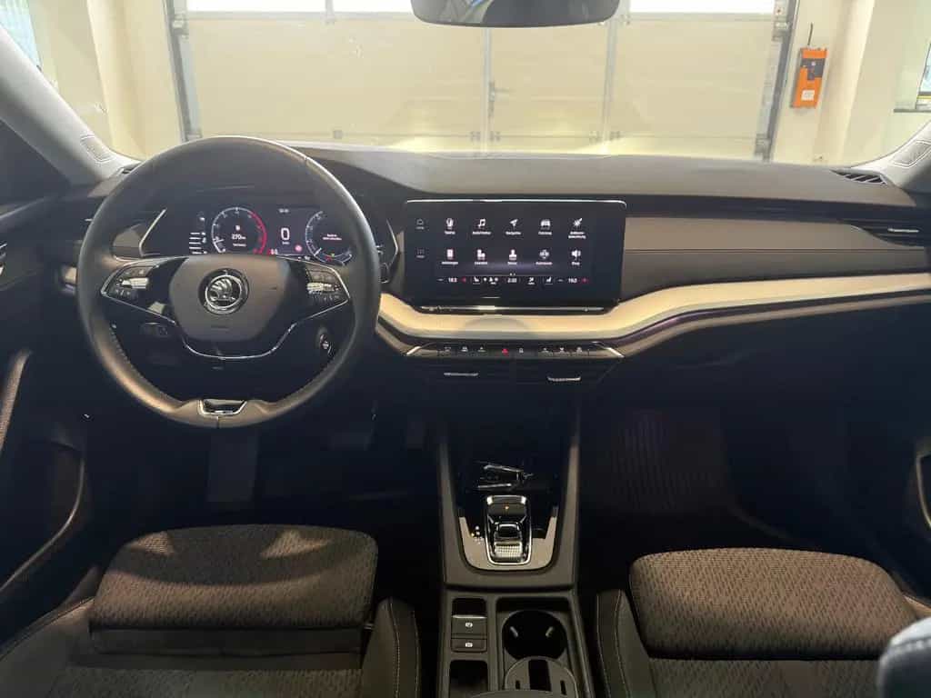 Skoda Octavia Clever 2.0 TDI DSG AID/LED/PANO/STHZ/AHK 12/2021-photo-7