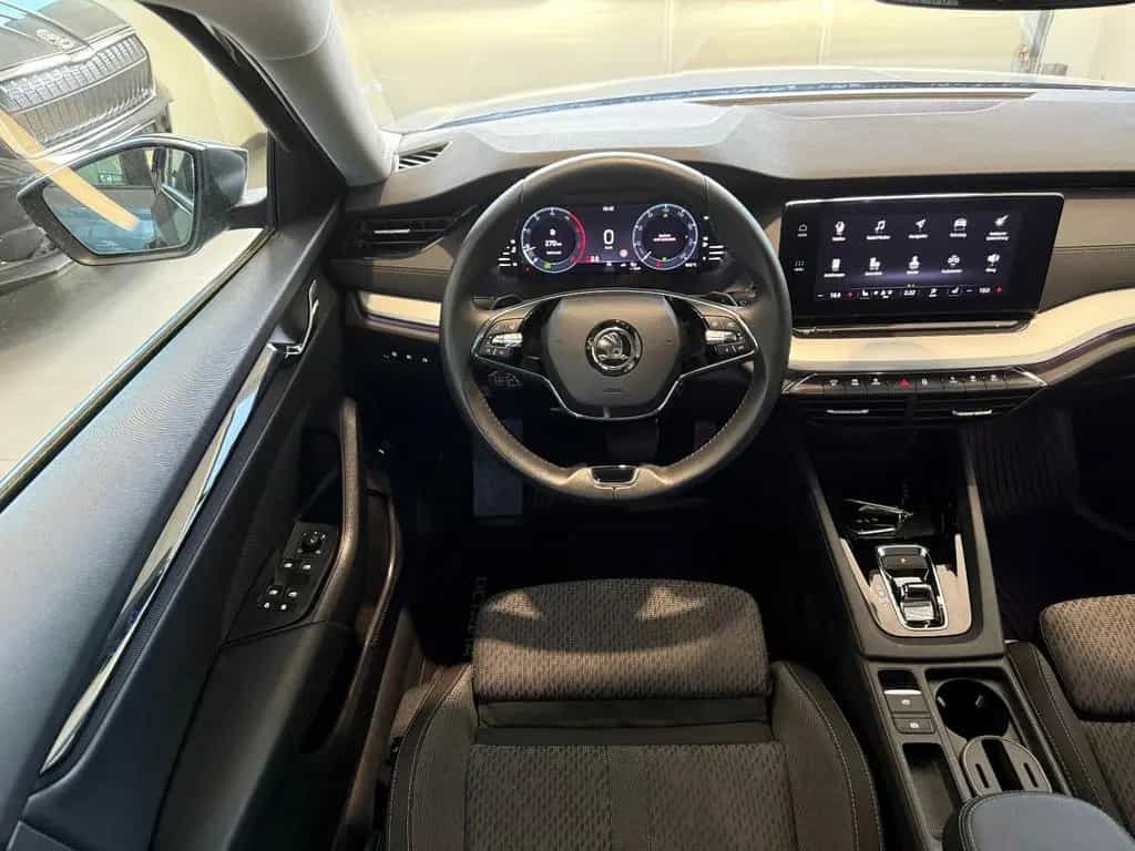 Skoda Octavia Clever 2.0 TDI DSG AID/LED/PANO/STHZ/AHK 12/2021-photo-9