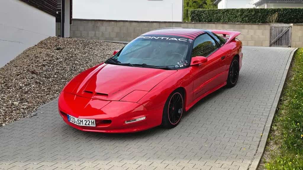 Pontiac Trans Am 02/1994-photo-0