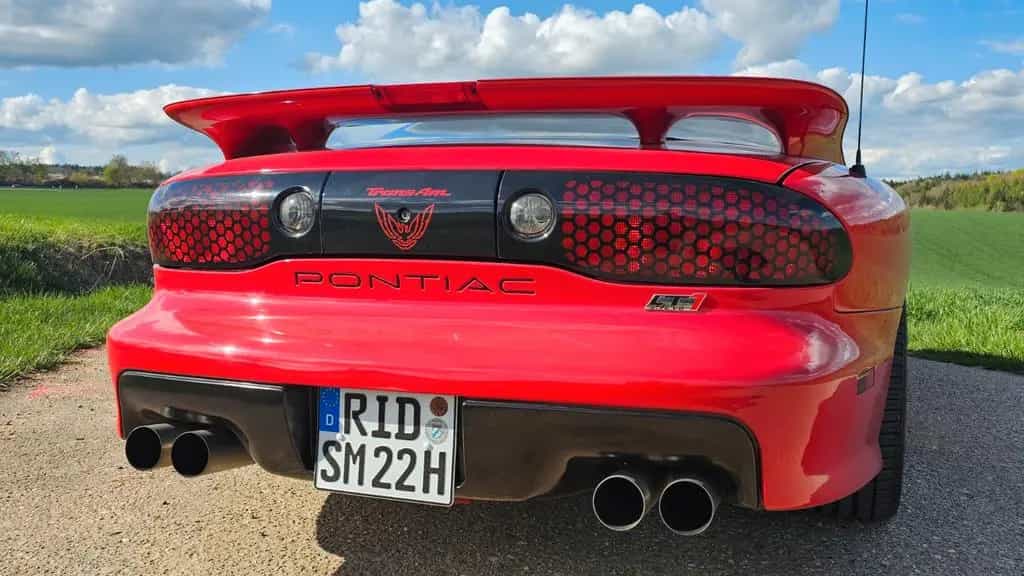 Pontiac Trans Am 02/1994-photo-2