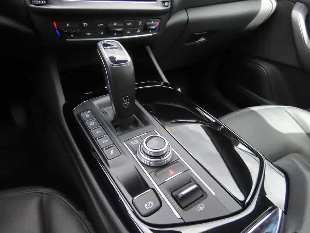 Maserati Levante Q4 3.0 V6 Autom. 360° Kamera Panorama 03/2021-photo-14