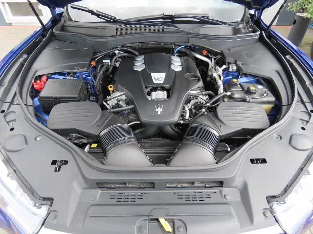 Maserati Levante Q4 3.0 V6 Autom. 360° Kamera Panorama 03/2021-photo-19