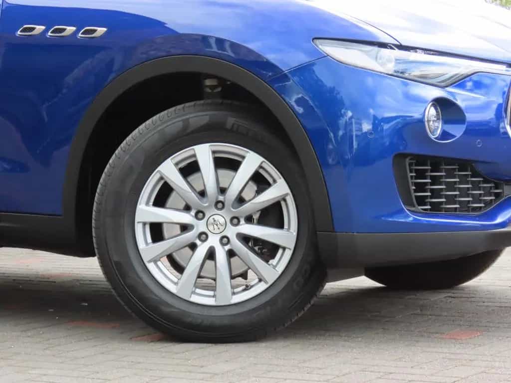 Maserati Levante Q4 3.0 V6 Autom. 360° Kamera Panorama 03/2021-photo-23