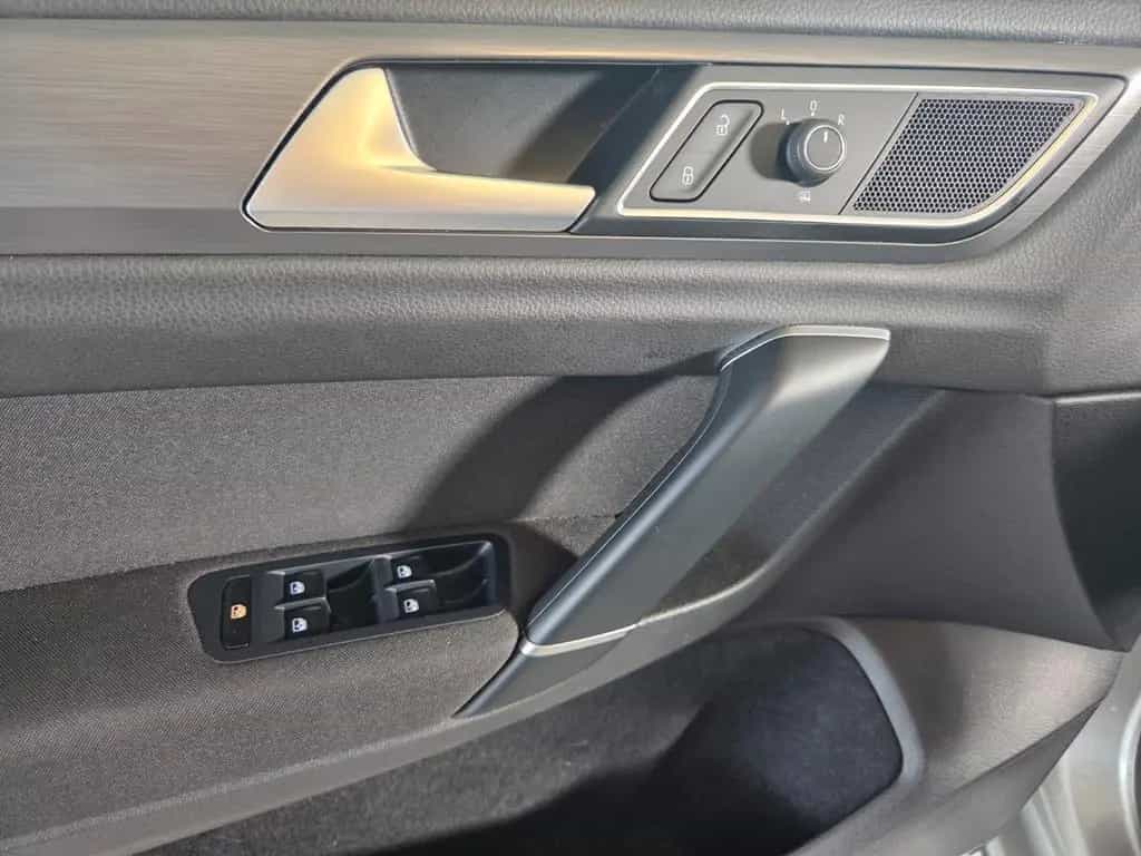 Volkswagen Golf VII Sportsvan 1.5 TSI Automatik 08/2018-photo-26