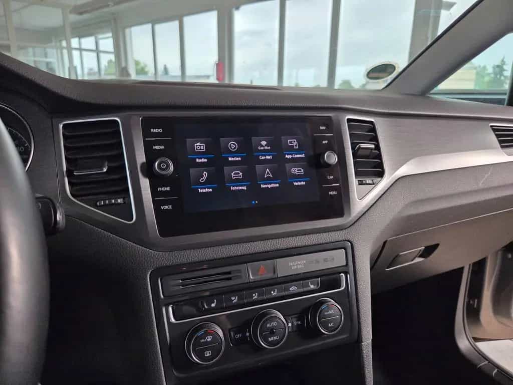 Volkswagen Golf VII Sportsvan 1.5 TSI Automatik 08/2018-photo-33