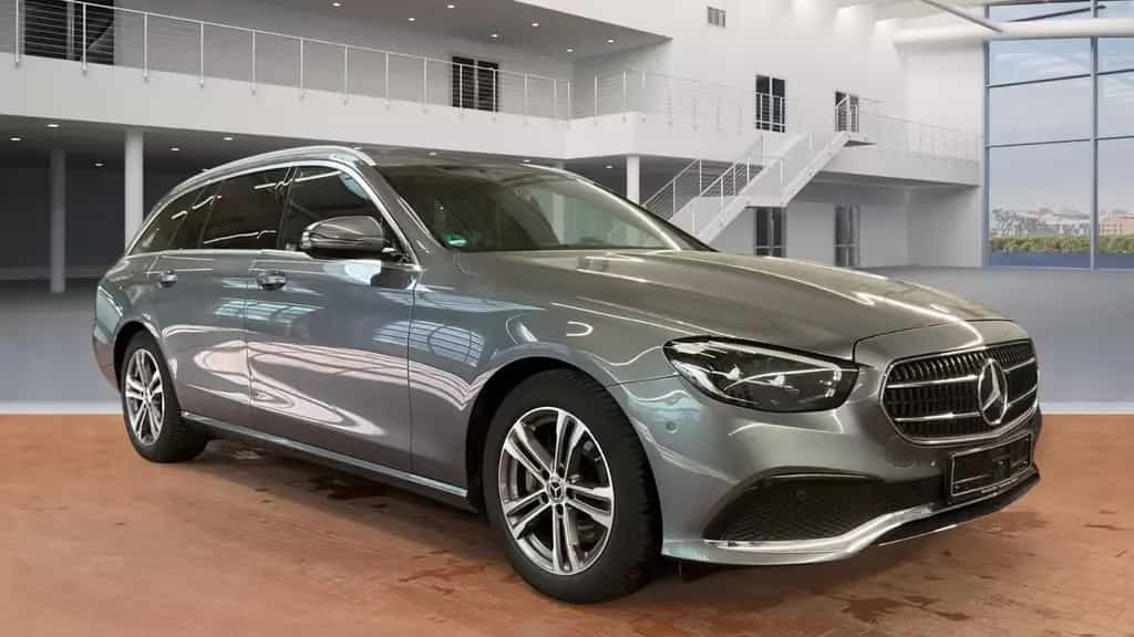 Mercedes-Benz E 200 ALLRAD AHK*LED*Kamera*DAB*Navi*Teilleder 04/2022-photo-1