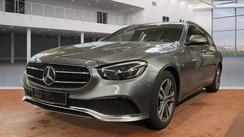Mercedes-Benz E 200 ALLRAD AHK*LED*Kamera*DAB*Navi*Teilleder 04/2022-photo-2