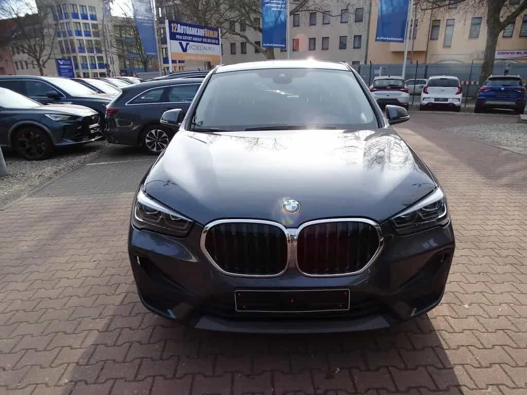 BMW X1 sDrive 18 i Advantage Steptronic 10/2022-photo-1
