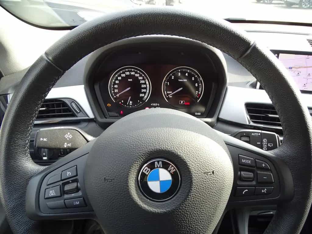 BMW X1 sDrive 18 i Advantage Steptronic 10/2022-photo-11