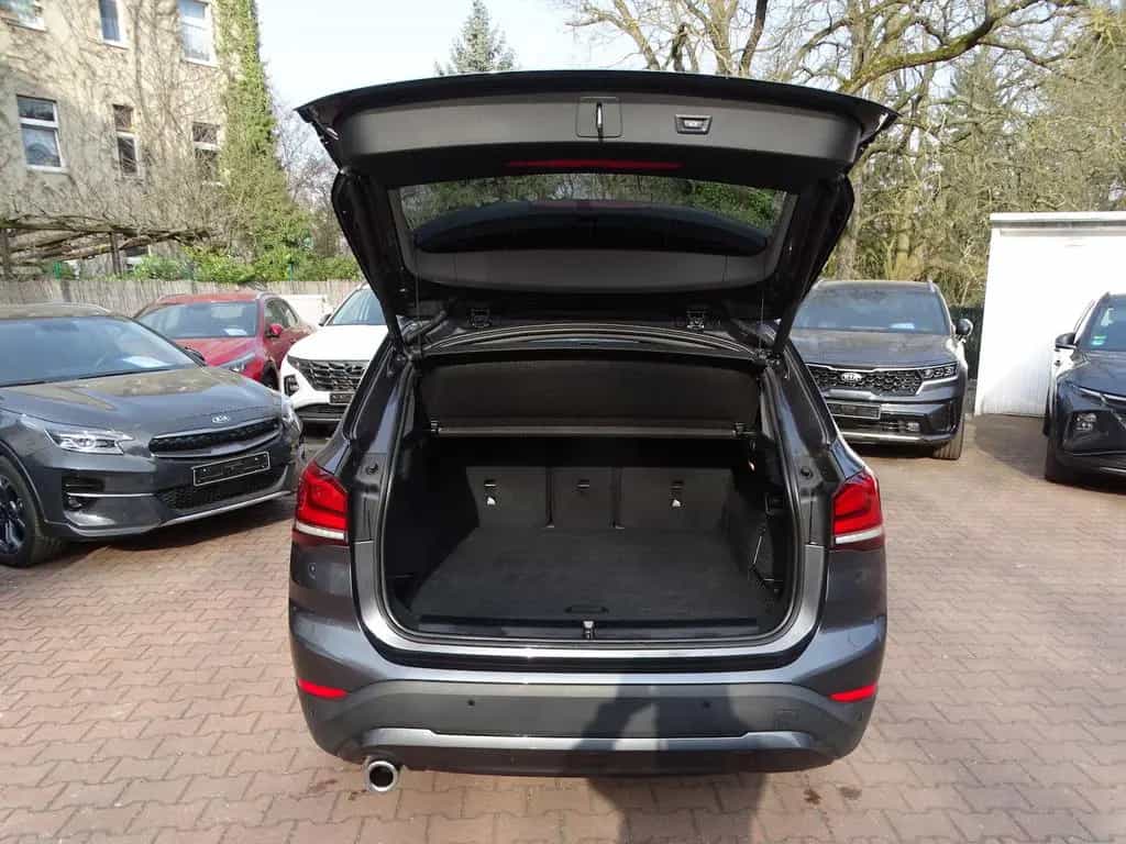 BMW X1 sDrive 18 i Advantage Steptronic 10/2022-photo-4