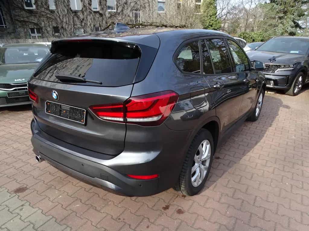 BMW X1 sDrive 18 i Advantage Steptronic 10/2022-photo-5