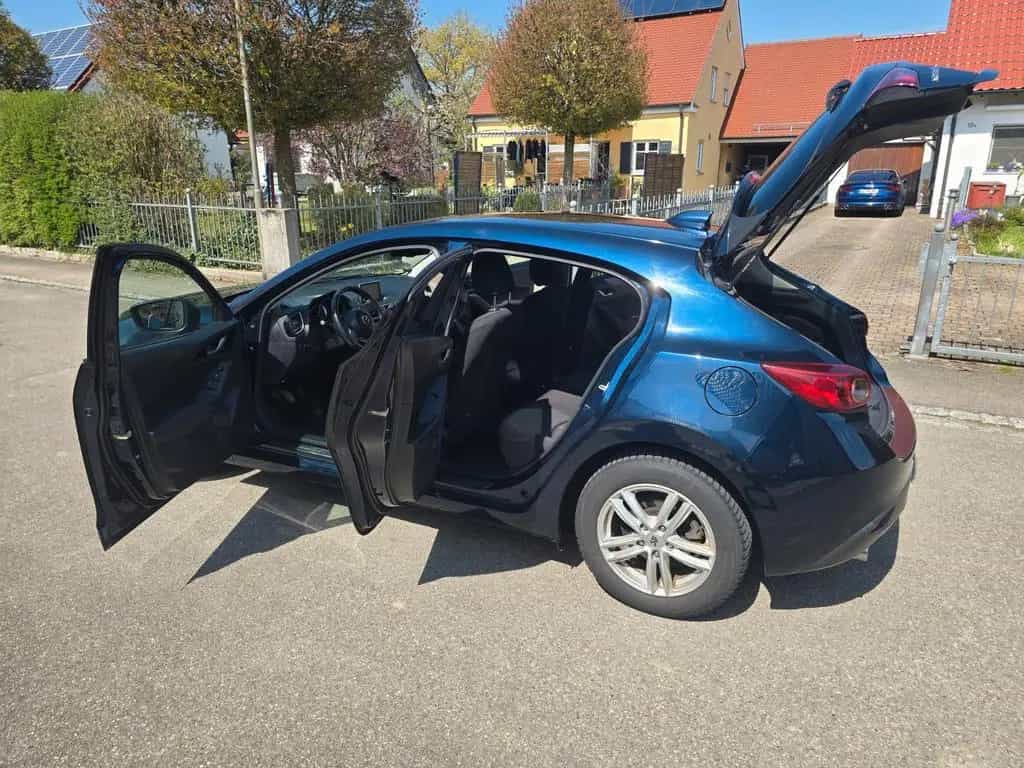 Mazda 3 Center-Line 120PS 5-Türer 03/2015-photo-3