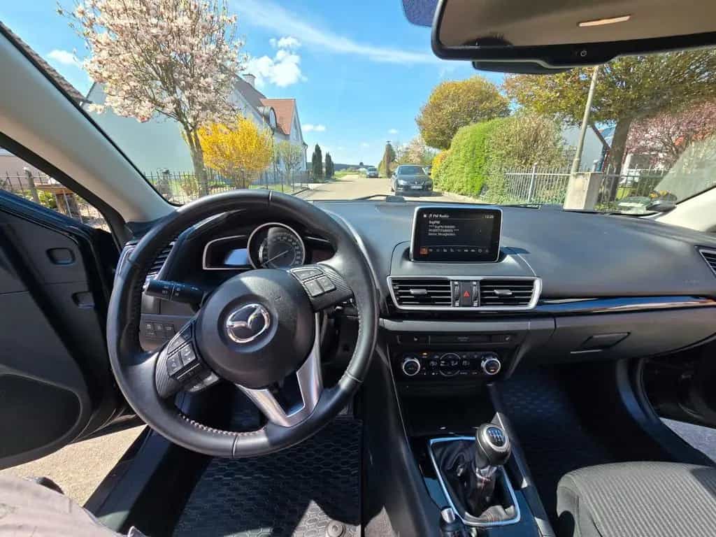 Mazda 3 Center-Line 120PS 5-Türer 03/2015-photo-4