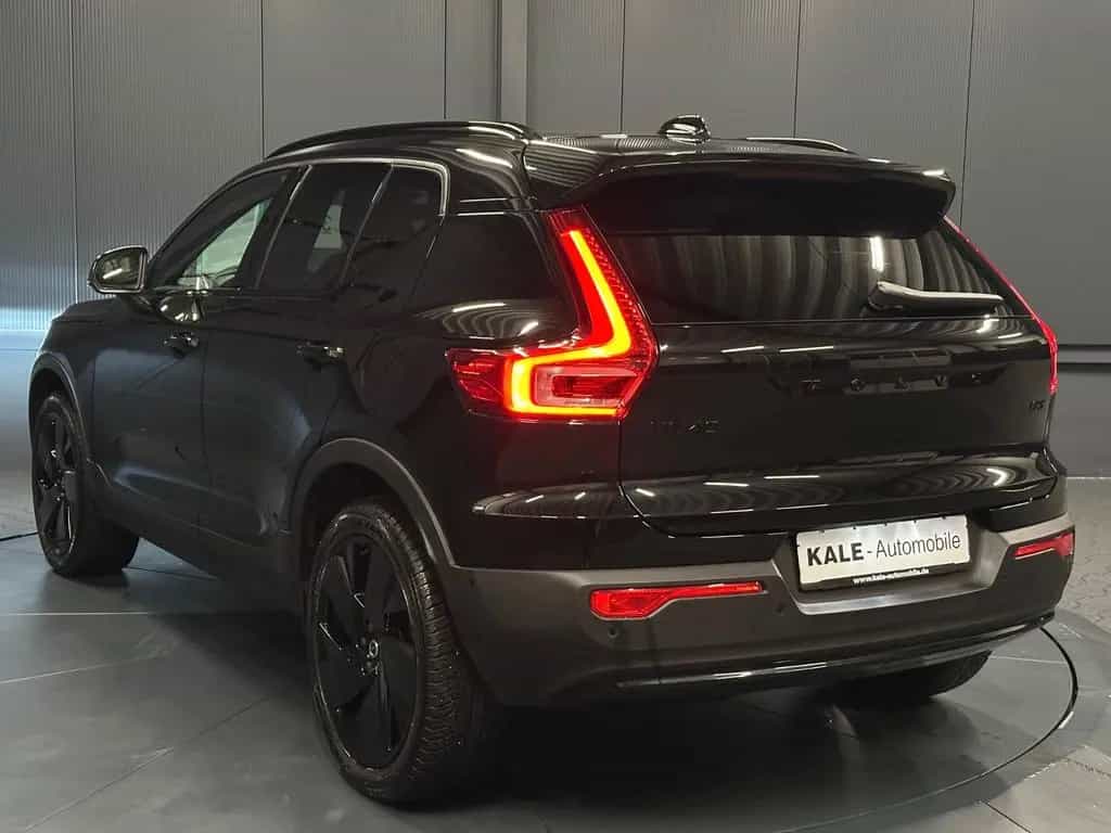 Volvo XC40 Plus Black Edition *20Zoll*360°*Privacy*LED 07/2025-photo-2