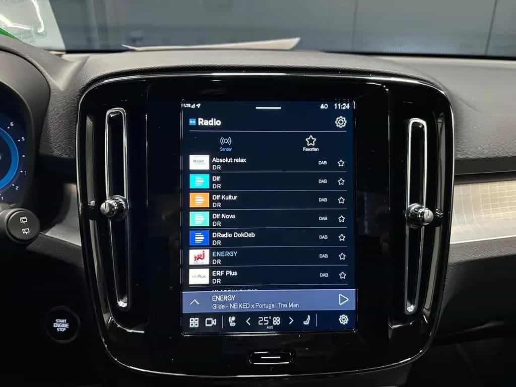 Volvo XC40 Plus Black Edition *20Zoll*360°*Privacy*LED 07/2025-photo-22