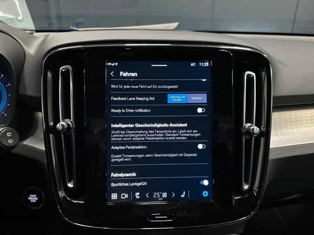 Volvo XC40 Plus Black Edition *20Zoll*360°*Privacy*LED 07/2025-photo-24