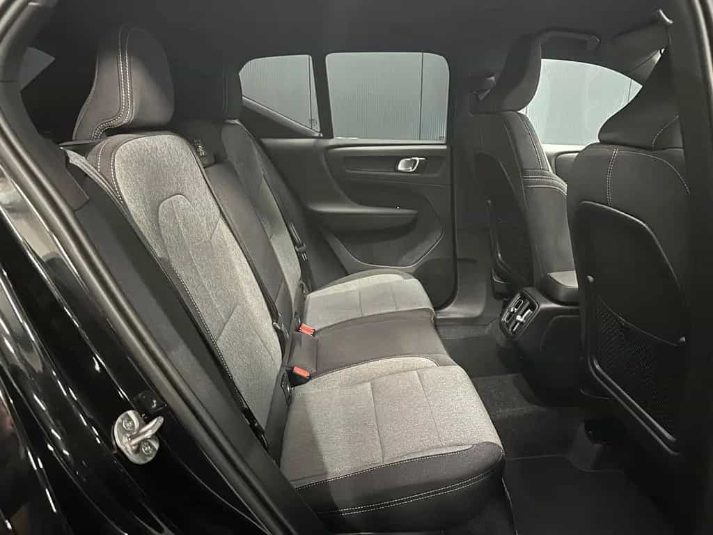 Volvo XC40 Plus Black Edition *20Zoll*360°*Privacy*LED 07/2025-photo-25