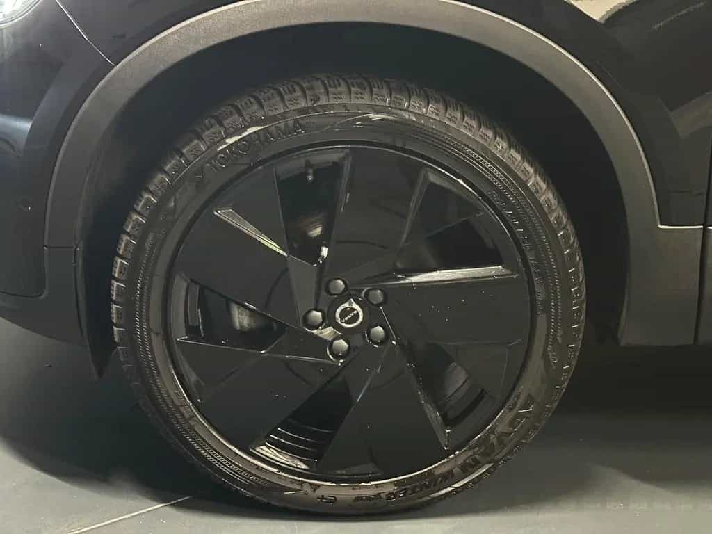 Volvo XC40 Plus Black Edition *20Zoll*360°*Privacy*LED 07/2025-photo-8