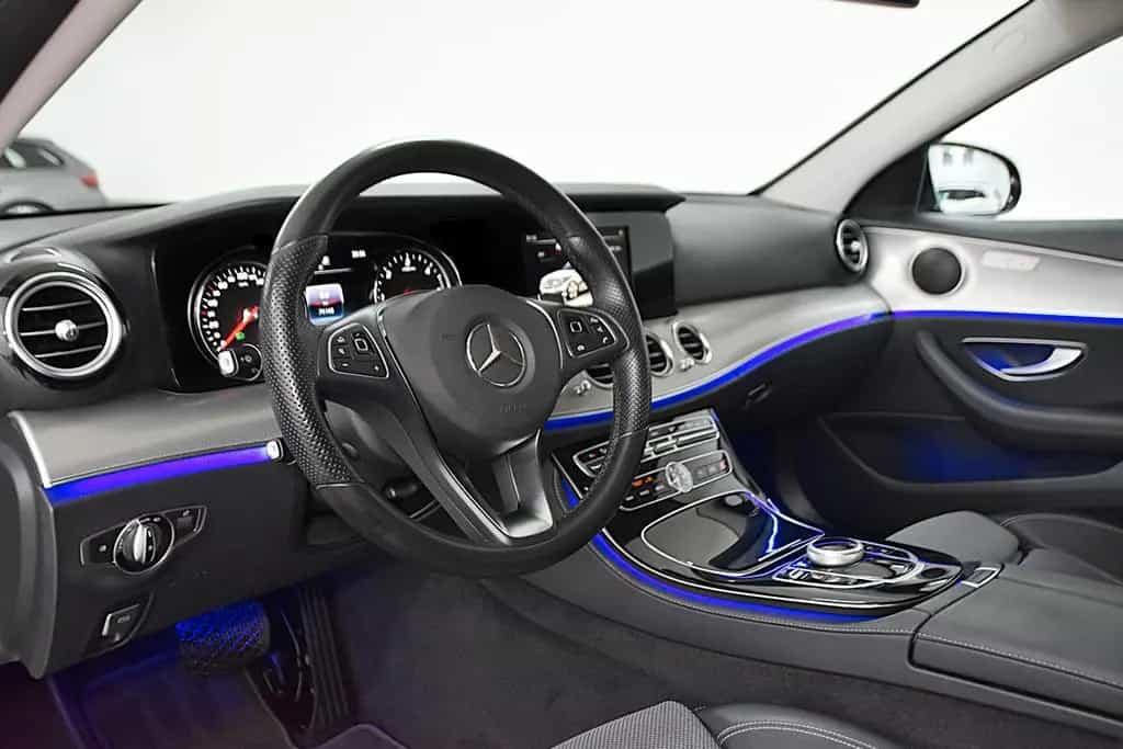 Mercedes-Benz E-Class 220 D T AVANTGARDE *FINANZIERUNG MÖGLICH* 01/2017-photo-1