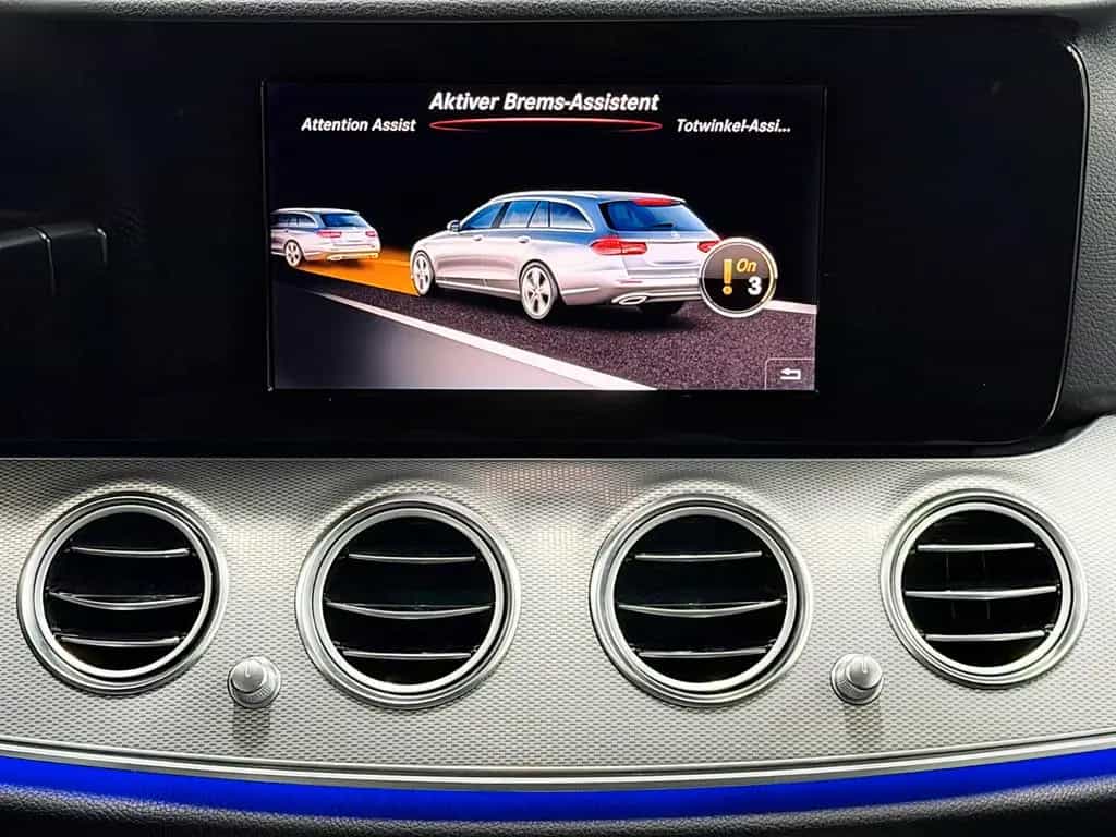 Mercedes-Benz E-Class 220 D T AVANTGARDE *FINANZIERUNG MÖGLICH* 01/2017-photo-15