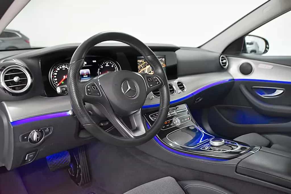 Mercedes-Benz E-Class 220 D T AVANTGARDE *FINANZIERUNG MÖGLICH* 06/2017-photo-1