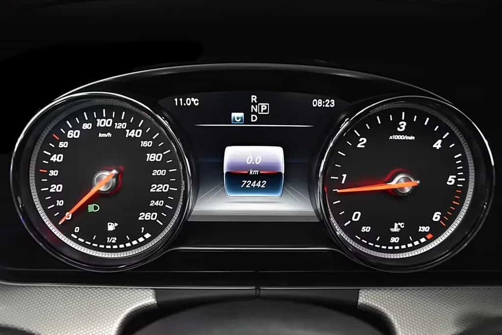 Mercedes-Benz E-Class 220 D T AVANTGARDE *FINANZIERUNG MÖGLICH* 06/2017-photo-2