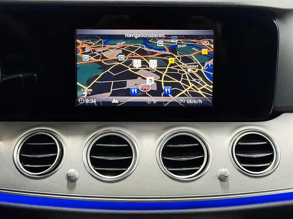 Mercedes-Benz E-Class 220 D T AVANTGARDE *FINANZIERUNG MÖGLICH* 06/2017-photo-9