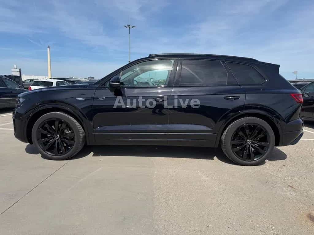 Volkswagen Touareg 3.0 TSI*R LINE*BlackS*PAN*MATRI*LUFT*VOL 03/2022-photo-1