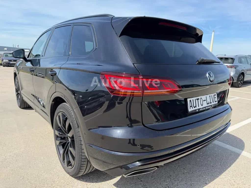 Volkswagen Touareg 3.0 TSI*R LINE*BlackS*PAN*MATRI*LUFT*VOL 03/2022-photo-2