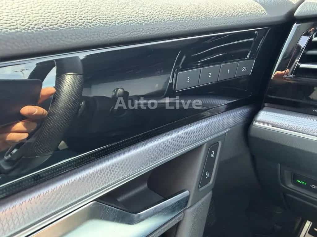 Volkswagen Touareg 3.0 TSI*R LINE*BlackS*PAN*MATRI*LUFT*VOL 03/2022-photo-21
