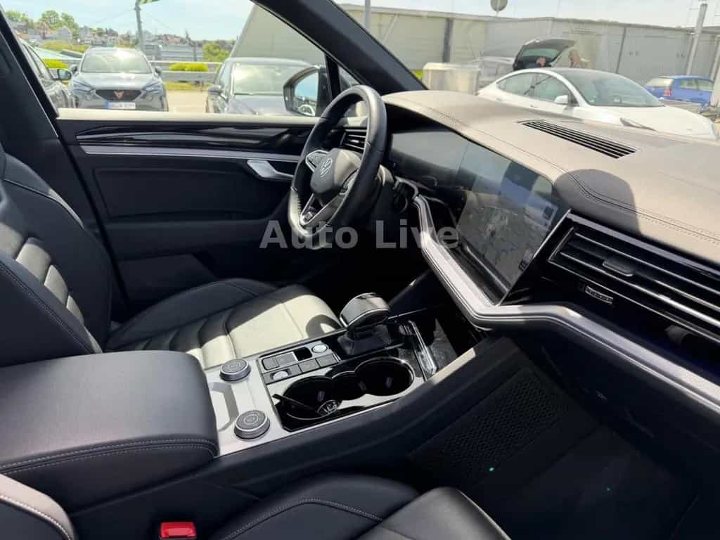 Volkswagen Touareg 3.0 TSI*R LINE*BlackS*PAN*MATRI*LUFT*VOL 03/2022-photo-25