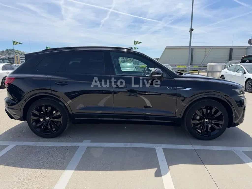 Volkswagen Touareg 3.0 TSI*R LINE*BlackS*PAN*MATRI*LUFT*VOL 03/2022-photo-5